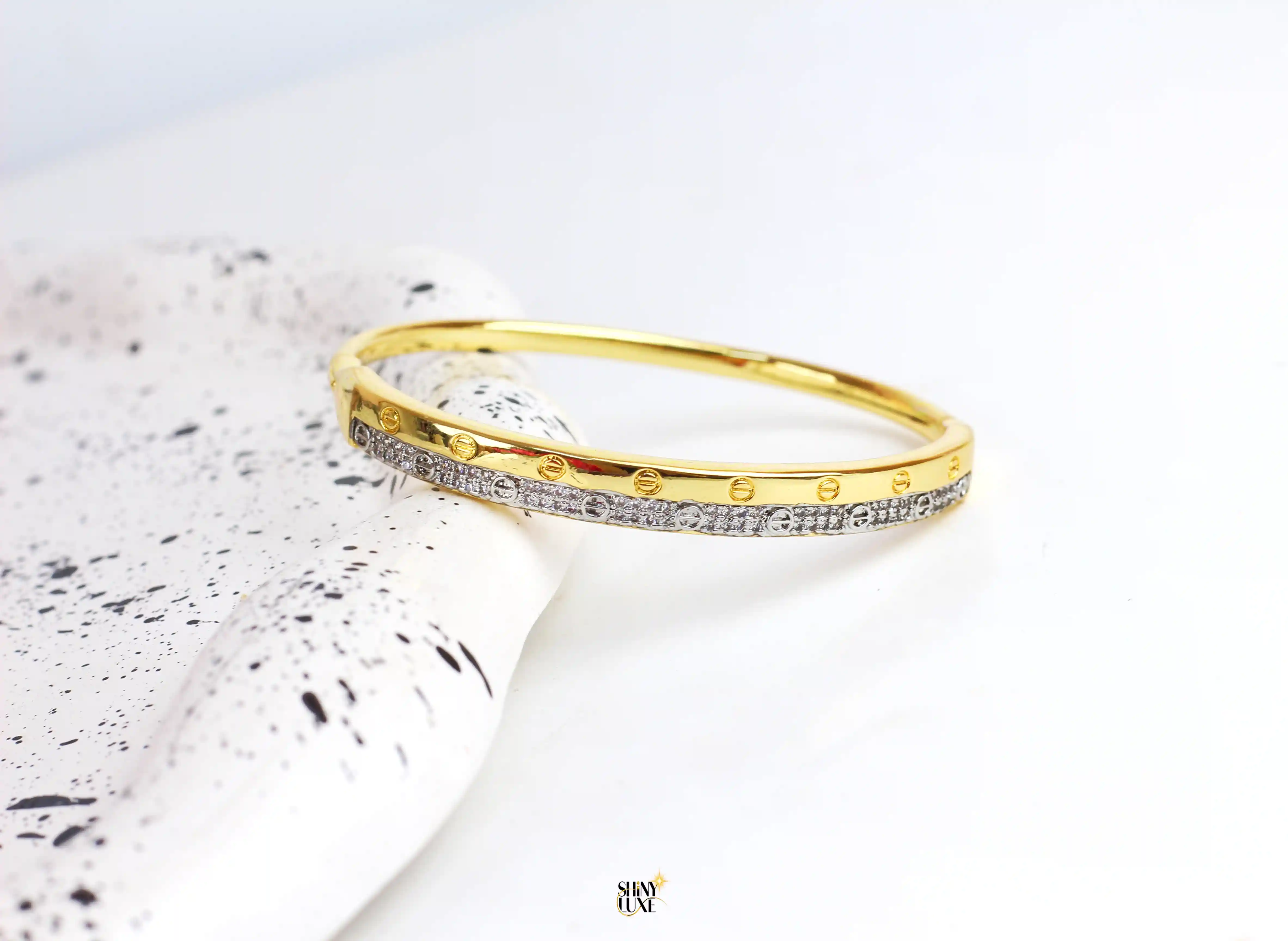 اسوره بلاتين hover